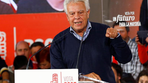 El expresidente del Gobierno Felipe González durante el acto de campaña del PSOE que ha tenido lugar esta noche en el Polideportivo Valdebernardo en Madrid. EFE/J.P.Gandul El expresidente del Gobierno Felipe González durante el acto de campaña del PSOE que ha tenido lugar esta noche en el Polideportivo Valdebernardo en Madrid. EFE/J.P.Gandul