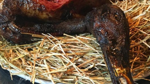 Critican al cocinero David Muñoz por publicar una foto de un pato salvaje asado a las brasas