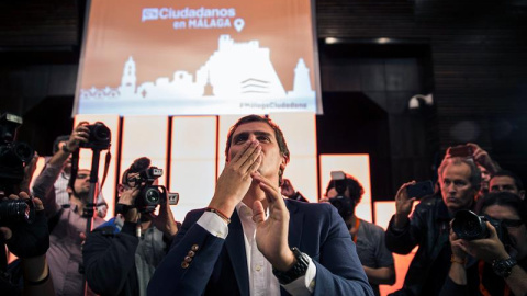 El presidente de Ciudadanos, Albert Rivera, durante el mitin electoral que ha celebrado hoy en el Palacio de Ferias y Congresos de Málaga. EFE/Jorge Zapata. El presidente de Ciudadanos, Albert Rivera, durante el mitin electoral que ha celebrado hoy en el Palacio de Ferias y Congresos de Málaga. EFE/Jorge Zapata.