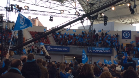 Imagen del mitin del PP en la plaza de toros de Las Rozas (Madrid), donde en breves instantes intervendrá Mariano Rajoy. Imagen del mitin del PP en la plaza de toros de Las Rozas (Madrid), donde en breves instantes intervendrá Mariano Rajoy.