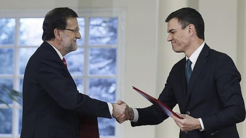 Mariano Rajoy y Pedro Sánchez debatirán este lunes a partir de las 22 horas.- EFE Mariano Rajoy y Pedro Sánchez debatirán este lunes a partir de las 22 horas.- EFE