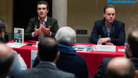 El vicesecretario de Comunicación del Partido Popular y candidato del partido al Congreso de los Diputados por Ávila, Pablo Casado, durante la presentación del libro del economista Daniel Lacalle 'Acabemos con el paro', hoy en la Cámara de El vicesecretario de Comunicación del Partido Popular y candidato del partido al Congreso de los Diputados por Ávila, Pablo Casado, durante la presentación del libro del economista Daniel Lacalle 'Acabemos con el paro', hoy en la Cámara de