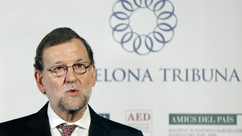 El presidente del Gobierno, Mariano Rajoy, durante su intervención en la tribuna organizada por el diario La Vanguardia. EFE