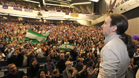 Pablo Iglesias, líder de Podemos, durante el mitin que ha celebrado esta jueves en Sevilla, capital que ha visitado en tres ocasiones durante la campaña electoral. EFE/Jose Manuel Vidal. Pablo Iglesias, líder de Podemos, durante el mitin que ha celebrado esta jueves en Sevilla, capital que ha visitado en tres ocasiones durante la campaña electoral. EFE/Jose Manuel Vidal.