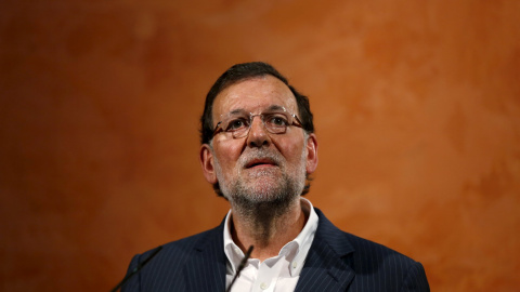 Rajoy atiende a una conferencia en la ciudad de La Palma.- REUTERS
