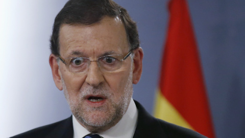 Rajoy contestando a las preguntas de los periodistas en la Moncloa.- REUTERS.