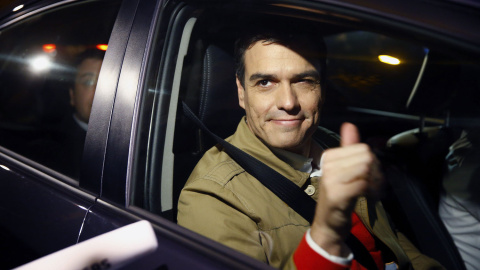 El candidato del PSOE, Pedro Sánchez, llega a la sede de Ferraz esta tarde para asistir al recuento. EFE/J.P. Gandul