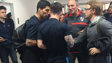 Momento en el que Leo Messi es increpado por un aficionado de River Plate. / @jvehils Momento en el que Leo Messi es increpado por un aficionado de River Plate. / @jvehils