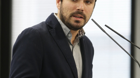 El candidato de IU-Unidad Popular a la presidencia del Gobierno, Alberto Garzón, ha analizado ante los medios los resultados de las elecciones generales en las que, con dos escaños, no ha conseguido formar grupo propio en el Congreso. EFE/J El candidato de IU-Unidad Popular a la presidencia del Gobierno, Alberto Garzón, ha analizado ante los medios los resultados de las elecciones generales en las que, con dos escaños, no ha conseguido formar grupo propio en el Congreso. EFE/J