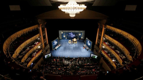 Vista general del Teatro Real momentos antes de que dé comienzo el Sortero de la Lotería de Navidad. EFE/Juan Carlos Hidalgo