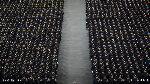 El departamento de Policía de Nueva York (Estados Unidos) realizó la ceremonia de graduación de oficiales de policía en el Madison Square Garden, en Nueva York ayer. Con la graduación serán 1.200 reclutas nuevos para la policía para un tota