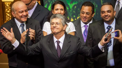 El opositor Henry Ramos Allup, tras ser elegido nuevo presidente de la Asamblea Nacional de Venezuela. / EFE El opositor Henry Ramos Allup, tras ser elegido nuevo presidente de la Asamblea Nacional de Venezuela. / EFE