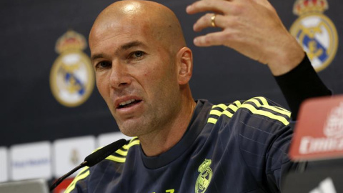Zinedine Zidane durante la rueda de prensa que ha ofrecido este viernes en Valdebebas. /EFE Zinedine Zidane durante la rueda de prensa que ha ofrecido este viernes en Valdebebas. /EFE