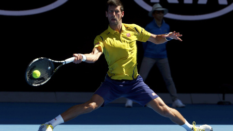 El serbio Novak Djokovic durante su primer partido de la primera ronda del Open de Australia contra el surcoreano Hyeon Chung. Melbourne, Australia. REUTERS/Jason Reed