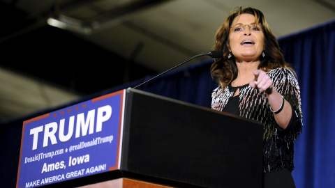"¿Estáis listos para un comandante en jefe que dejará que nuestros guerreros hagan su trabajo y le den una patada en el culo al Estado Islámico?", alega Sarah Palin.- REUTERS "¿Estáis listos para un comandante en jefe que dejará que nuestros guerreros hagan su trabajo y le den una patada en el culo al Estado Islámico?", alega Sarah Palin.- REUTERS