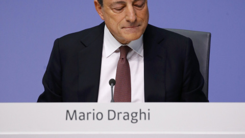 El presidente del BCE, Mario Draghi, durante la rueda de prensa en Fráncfort tras la reunión del Consejo de Gobierno de la entidad. REUTERS/Kai Pfaffenbach