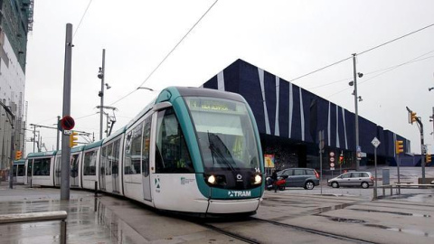 El tranvía de Barcelona en circulación. EFE El tranvía de Barcelona en circulación. EFE