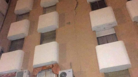 Aspecto de un inmueble afectado por el terremoto Aspecto de un inmueble afectado por el terremoto