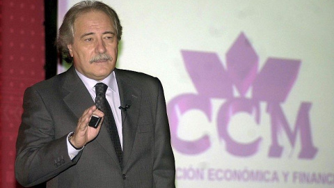 El expresidente de Caja Castilla-La Mancha, Juan Pedro Hernández Moltó, en el banquillo por falsear las cuentas de la entidad ./EFE El expresidente de Caja Castilla-La Mancha, Juan Pedro Hernández Moltó, en el banquillo por falsear las cuentas de la entidad ./EFE