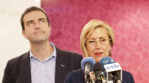 El coordinador de la gestora de UPyD, Gorka Maneiro, junto a la exportavoz y exmilitante del partido, Rosa Díez. Archivo EFE El coordinador de la gestora de UPyD, Gorka Maneiro, junto a la exportavoz y exmilitante del partido, Rosa Díez. Archivo EFE