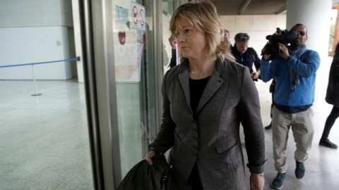 La exconcejal del Ayuntamiento de Valencia, Ana Albert (PP), a su llegada a los juzgados de la Ciudad de la Justicia, donde ha declarado como investigada por un supuesto delito de blanqueo ante el juez del denominado caso Imelsa. EFE/Kai Fö