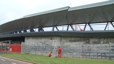 Cerrado al tráfico un puente en Bilbao por un desplazamiento Cerrado al tráfico un puente en Bilbao por un desplazamiento