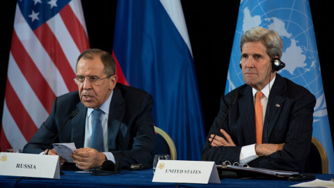 El secretario de Estado estadounidense, John Kerry y el ministro de Exteriores ruso, Sergei Lavrov en una conferencia de prensa tras la reunión del Grupo Internacional de Apoyo a Siria (ISSG) en Munich. EFE El secretario de Estado estadounidense, John Kerry y el ministro de Exteriores ruso, Sergei Lavrov en una conferencia de prensa tras la reunión del Grupo Internacional de Apoyo a Siria (ISSG) en Munich. EFE