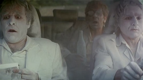 Fragmento de la película Airbag. Fragmento de la película Airbag.