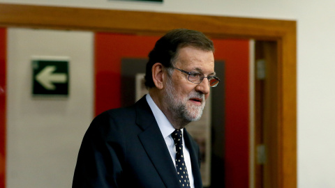 El presidente del Gobierno español en funciones, Mariano Rajoy, momentos antes de ofrecer una rueda de prensa en el Palacio de la Moncloa. EFE/JuanJo Martín El presidente del Gobierno español en funciones, Mariano Rajoy, momentos antes de ofrecer una rueda de prensa en el Palacio de la Moncloa. EFE/JuanJo Martín