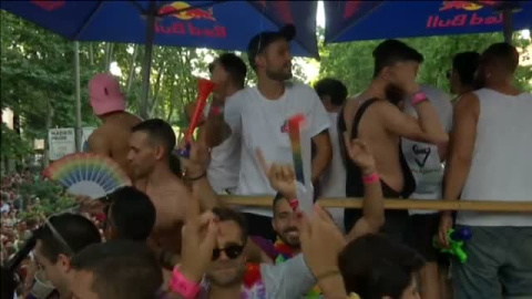 Multitudinario desfile del Orgullo Gay en Madrid Multitudinario desfile del Orgullo Gay en Madrid