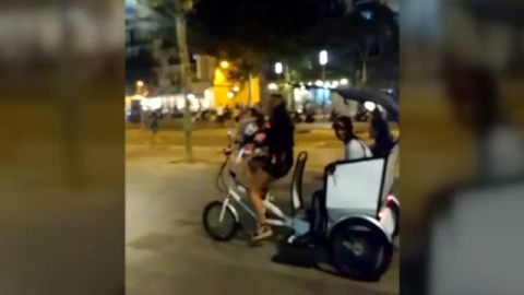 Cerco a las bicitaxis pirata de Barcelona Cerco a las bicitaxis pirata de Barcelona