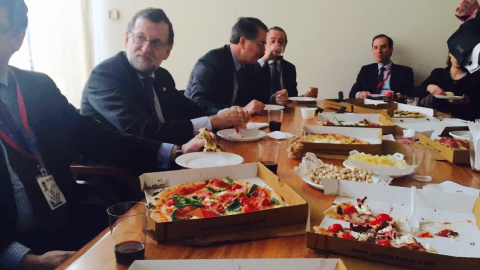 Fotografía difundida por Mariano Rajoy en Twitter tras el acuerdo entre Reino Unido y los jefes de Estado de la Unión Europea. Fotografía difundida por Mariano Rajoy en Twitter tras el acuerdo entre Reino Unido y los jefes de Estado de la Unión Europea.