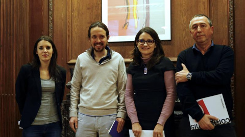 Pablo Iglesias, junto a Irene Montero, Mónica Oltra y Joan Baldoví, en el Congreso. / EFE Pablo Iglesias, junto a Irene Montero, Mónica Oltra y Joan Baldoví, en el Congreso. / EFE
