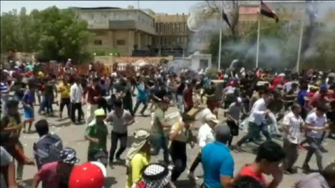 Medio centenar de heridos en Irak en el octavo día de protestas al Gobierno Medio centenar de heridos en Irak en el octavo día de protestas al Gobierno