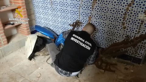 La Guardia Civil desmantela una organización criminal que había desvalijado  más de 90 casas en Valencia | Público