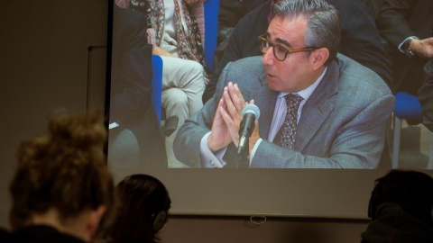 Diego Torres, exsocio de Iñaki Urdangarin, en una imagen recogida de la pantalla que se encuentra en la sala de prensa de la Escuela Balear de la Administración Pública, donde se celebra el juicio del caso Nóos. EFE/Cati Cladera Diego Torres, exsocio de Iñaki Urdangarin, en una imagen recogida de la pantalla que se encuentra en la sala de prensa de la Escuela Balear de la Administración Pública, donde se celebra el juicio del caso Nóos. EFE/Cati Cladera