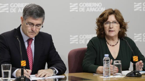 Los consejeros de Presidencia y de Ciudadanía, Vicente Guillén y Mariví Broto, presentaron este martes el proyecto de ley dela Renta Social Básica. Los consejeros de Presidencia y de Ciudadanía, Vicente Guillén y Mariví Broto, presentaron este martes el proyecto de ley dela Renta Social Básica.