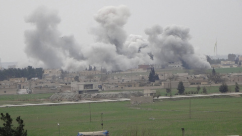 La ciudad siria de Tel Abyad tras un ataque lanzado por el Estado Islámico. - REUTERS La ciudad siria de Tel Abyad tras un ataque lanzado por el Estado Islámico. - REUTERS
