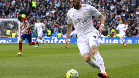 El delantero francés del Real Madrid Karim Benzema durante el partido disputado contra el Atlético de Madrid, el pasado sábado. EFE/ Sergio Barrenechea El delantero francés del Real Madrid Karim Benzema durante el partido disputado contra el Atlético de Madrid, el pasado sábado. EFE/ Sergio Barrenechea