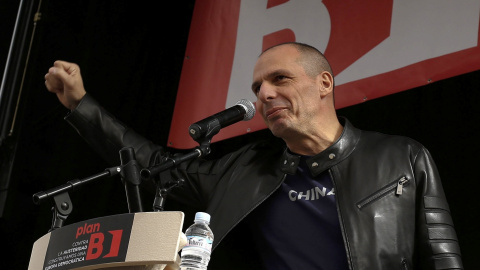El exministro de Finanzas de Grecia Yanis Varoufakis, durante la intervención con la que ha cerrado la conferencia europea contra la austeridad en la UE, promovida por intelectuales y políticos de izquierda firmantes del "Plan B Europa", qu El exministro de Finanzas de Grecia Yanis Varoufakis, durante la intervención con la que ha cerrado la conferencia europea contra la austeridad en la UE, promovida por intelectuales y políticos de izquierda firmantes del "Plan B Europa", qu