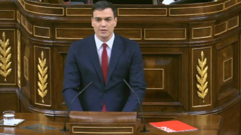 El líder socialista Pedro Sánchez inicia su discurso durante el debate en la segunda votación de su investidura como presidente del Gobierno. El líder socialista Pedro Sánchez inicia su discurso durante el debate en la segunda votación de su investidura como presidente del Gobierno.