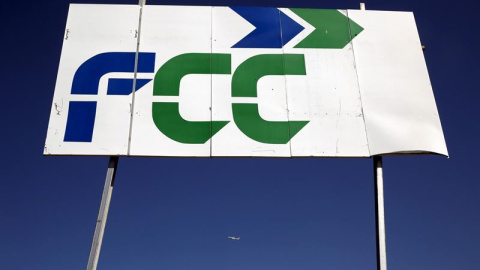 Letrero de FCC en una obra. REUTERS Letrero de FCC en una obra. REUTERS