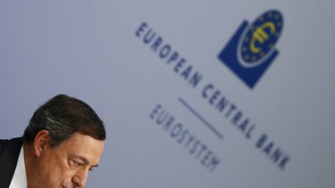 El presidente del BCE, Mario Draghi, durante la rueda de prensa mensual en la sede de la entidad. REUTERS/Kai Pfaffenbach