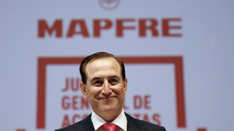 El presidente de la aseguradora Mapfre, Antonio Huertas, antes del comienzo de la junta de accionistas. REUTERS/Sergio Perez