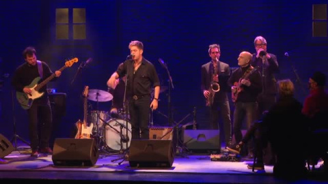 Santiago Auserón se sube al escenario para presentar "Libertad" Santiago Auserón se sube al escenario para presentar "Libertad"