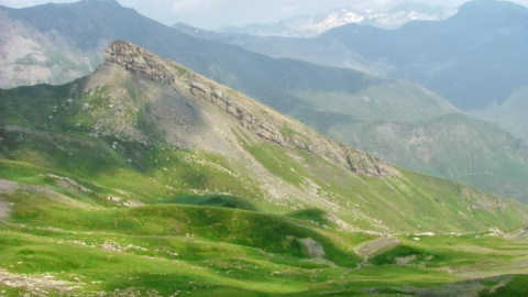 La conexión con la estación de Cerler daría lugar al mayor dominio esquiable de la península. / ECOLOGISTAS EN ACCIÓN HUESCA La conexión con la estación de Cerler daría lugar al mayor dominio esquiable de la península. / ECOLOGISTAS EN ACCIÓN HUESCA
