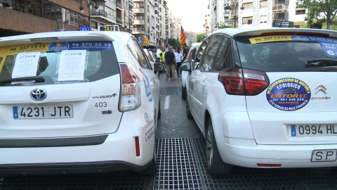 La huelga de taxis colapsa el centro de València La huelga de taxis colapsa el centro de València
