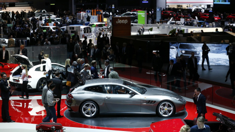 Vista de las últimas novedades exhibidas en el reciente motor show de Ginebra. /REUTERS Vista de las últimas novedades exhibidas en el reciente motor show de Ginebra. /REUTERS
