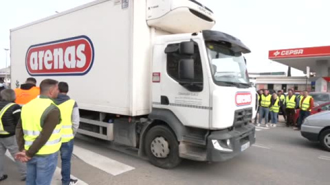 Marchas lentas de camiones por toda España Marchas lentas de camiones por toda España