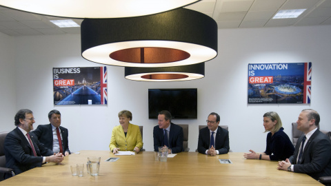 El presidente en funciones de España, Mariano Rajoy, su homólogo italiano Matteo Renzi, la canciller alemana, Angela Merkel, el primer ministro británico, David Cameron, el presidente de Francia, François Hollande, el jefe de política exter El presidente en funciones de España, Mariano Rajoy, su homólogo italiano Matteo Renzi, la canciller alemana, Angela Merkel, el primer ministro británico, David Cameron, el presidente de Francia, François Hollande, el jefe de política exter